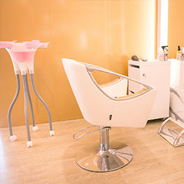 Готовый проект салона красоты ROSE HAIR THERAPY в Бразилии оборудованный мебелью Maletti